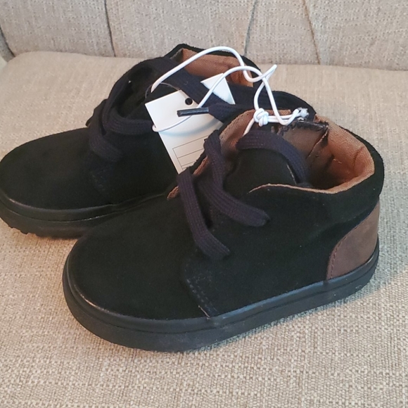 ❤ Adorable Baby Boots - Picture 3 of 7